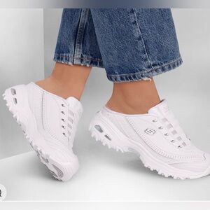 NWT Skechers D'Lites Slip-On Mule White Sneakers Size 8.5
